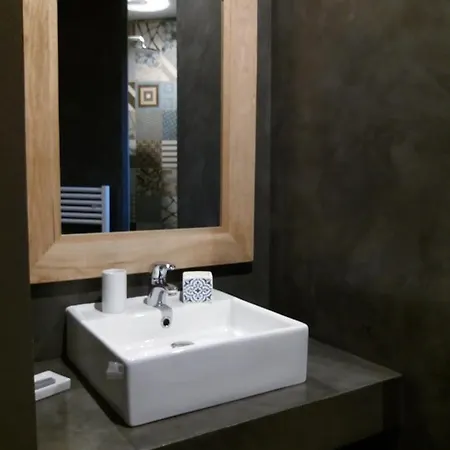 Nocleg ze śniadaniem Le Clos Des Barelles 4*