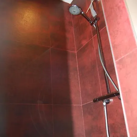 Le Clos Des Barelles Nocleg ze śniadaniem 4*