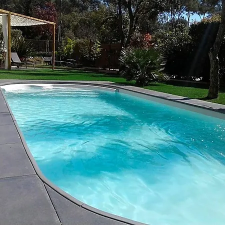 Le Clos Des Barelles 4*